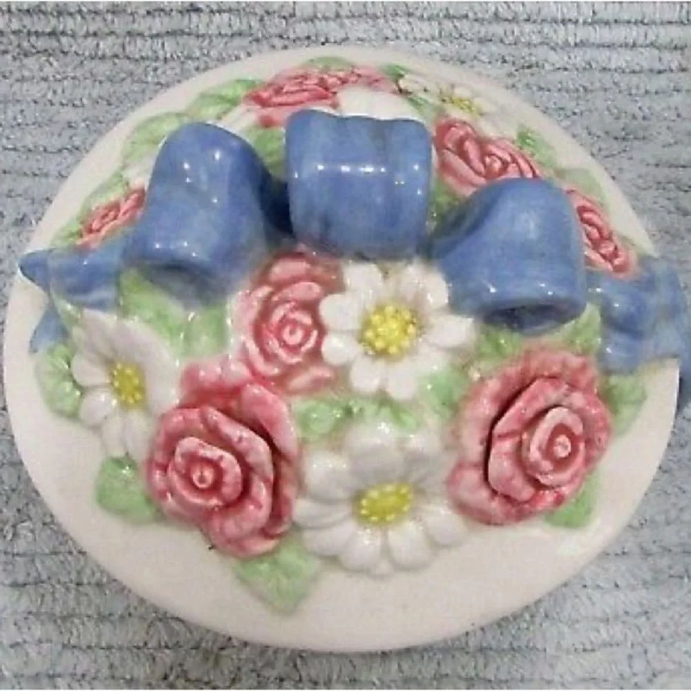 Hallmark 1990's Hand Painted Mrs Bear Flower Hat Covered Porcelain Mug T29